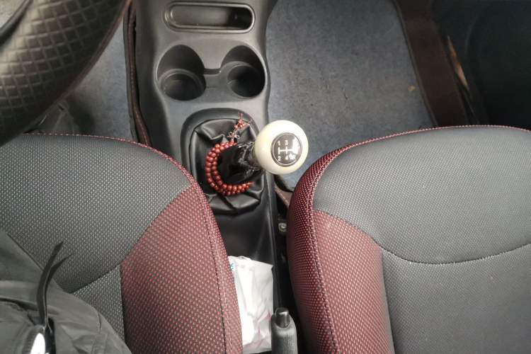 Used Baojun Lechi 2010 1.2L Manual Superior Edition Gear Lever