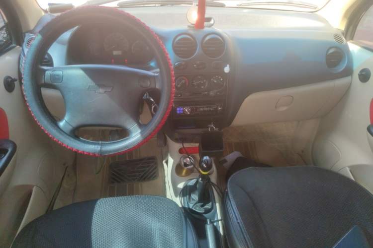 Used Baojun Lechi 2010 1.0L P-TEC Manual Active Model Center Console