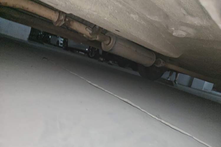 Used Baojun Lechi 2010 1.2L manual fashion version Chassis Front Left