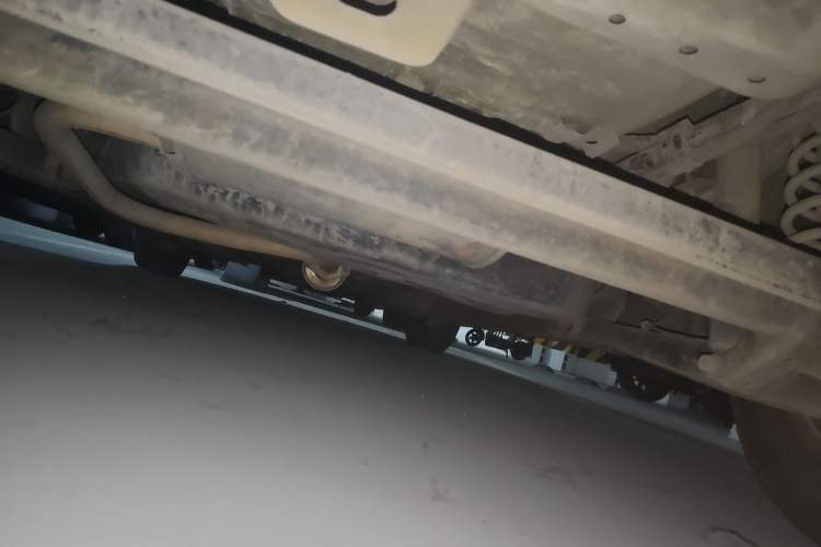 Used Baojun Lechi 2010 1.2L manual fashion version Chassis Rear