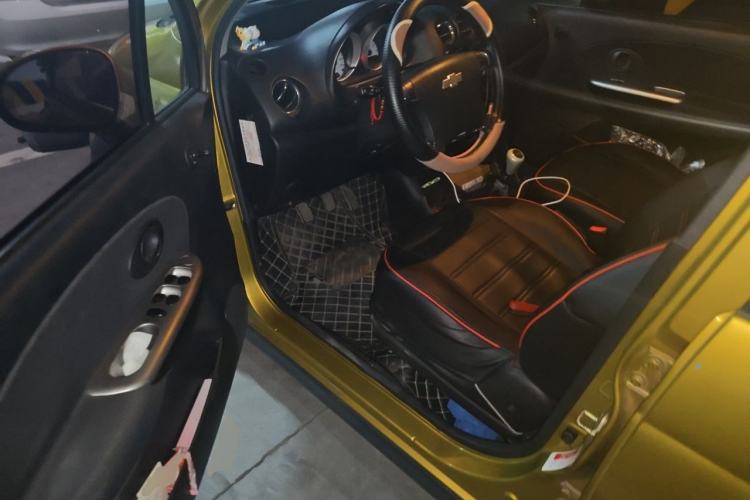 Used Baojun Lechi 2010 1.2L manual fashion version Driver Seat