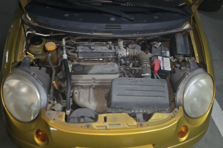 Used Baojun Lechi 2010 1.2L manual fashion version Engine Bay