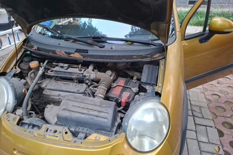 Used Baojun Lechi 2010 1.2L Sport Edition Superior Model Engine Bay Left