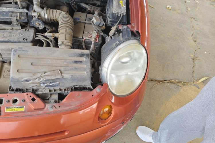 Used Baojun Lechi 2010 1.2L Sport Edition Dynamic Version Engine Bay Left