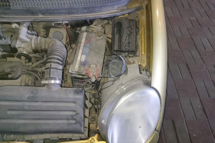 Used Baojun Lechi 2010 1.0L P-TEC Manual Superior Model Engine Bay Left