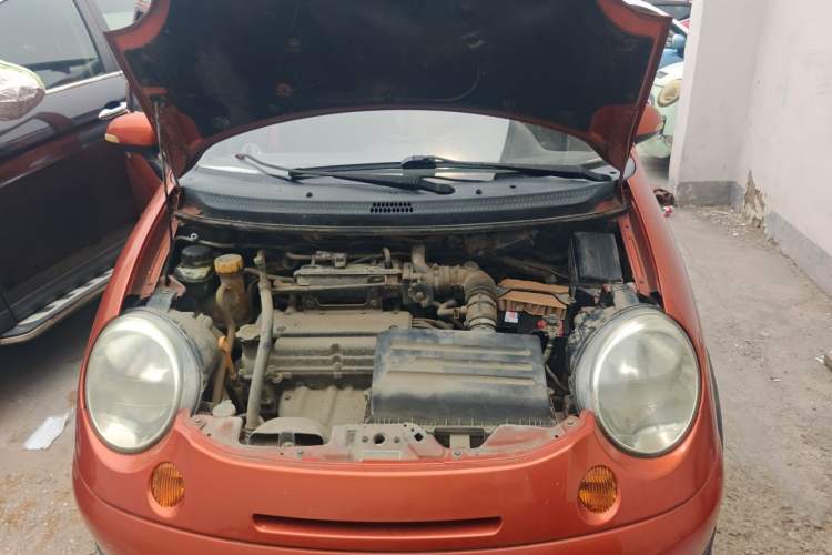 Used Baojun Lechi 2010 1.2L Sport Edition Dynamic Version Engine Bay