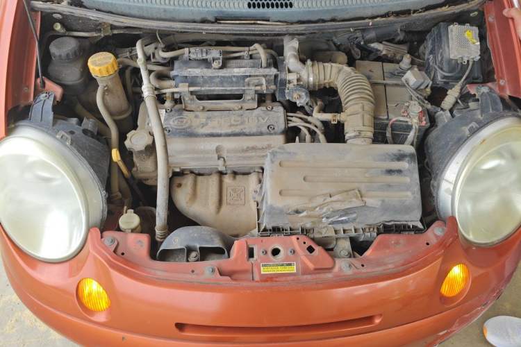 Used Baojun Lechi 2010 1.2L Sport Edition Dynamic Version Engine Bay