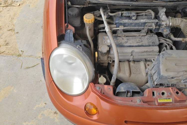 Used Baojun Lechi 2010 1.2L Sport Edition Dynamic Version Engine Bay Right