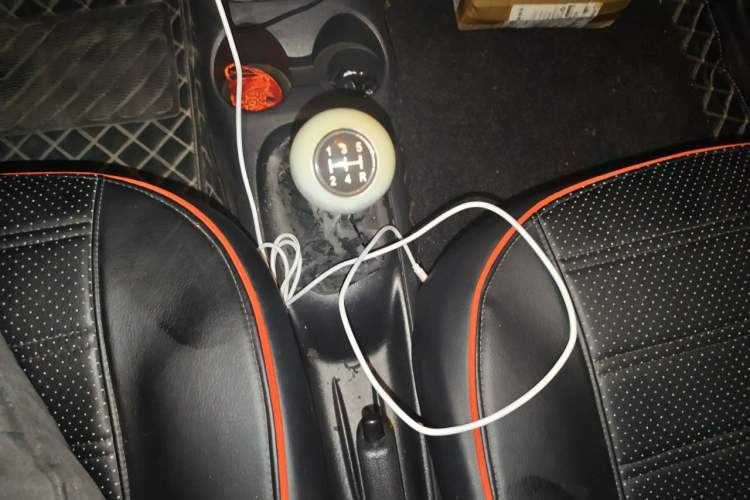 Used Baojun Lechi 2010 1.2L manual fashion version Gear Lever