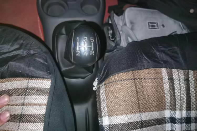 Used Baojun Lechi 2010 1.0L P-TEC Manual Superior Model Gear Lever