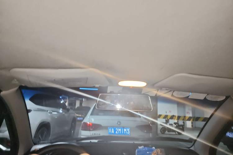 Used Baojun Lechi 2010 1.2L manual fashion version Headliner