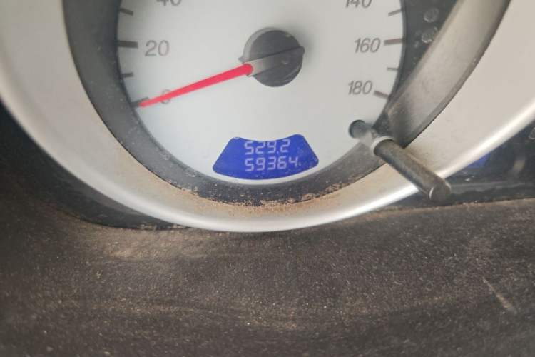Used Baojun Lechi 2010 1.2L Sport Edition Dynamic Version Odometer Close Up