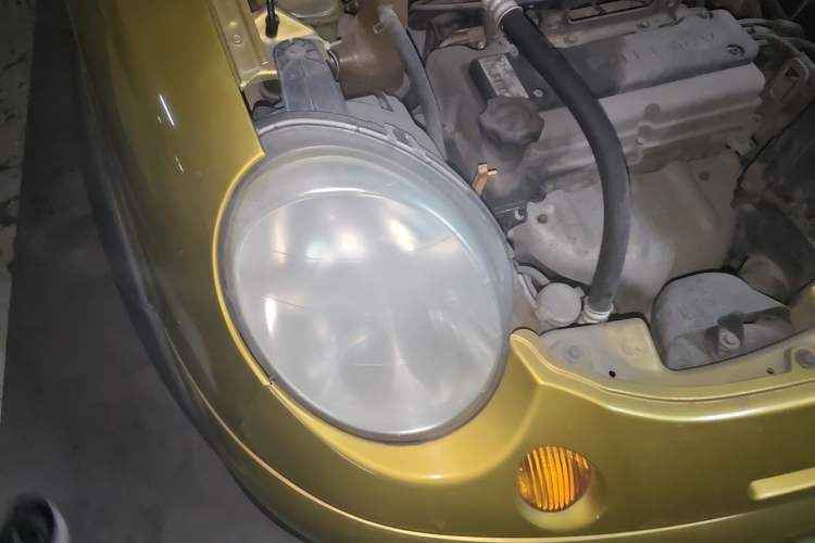 Used Baojun Lechi 2010 1.2L manual fashion version Right Front Headlight