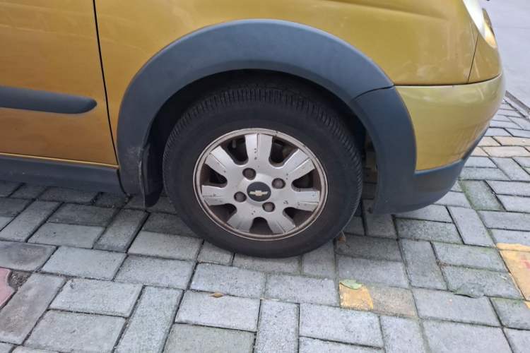 Used Baojun Lechi 2010 1.2L Sport Edition Superior Model Right Front Wheel Hub