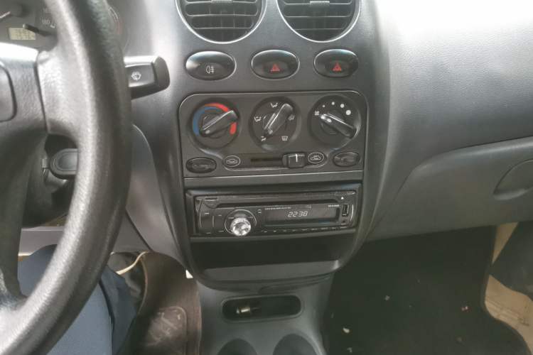 Used Baojun Lechi 2012 Revised 1.0L Manual P-TEC Standard Edition Audio And AC Panel