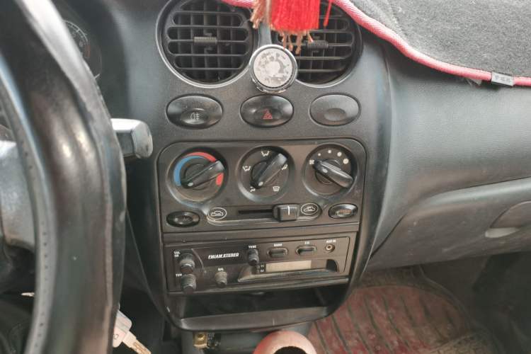 Used Baojun Lechi 2012 Revised 1.0L Manual P-TEC Standard Edition Audio And AC Panel