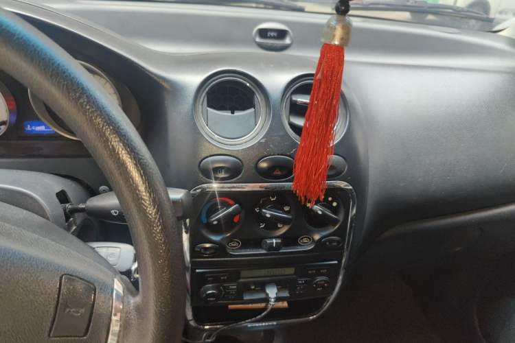 Used Baojun Lechi 2012 1.2L Manual Sports Edition Superior Model Audio And AC Panel