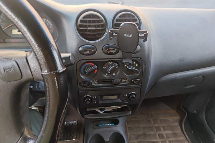 Used Baojun Lechi 2012 Revised 1.0L Manual P-TEC Standard Edition Audio And AC Panel