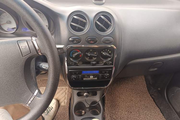 Used Baojun Lechi 2012 1.2L Manual Sports Edition Superior Model Audio And AC Panel