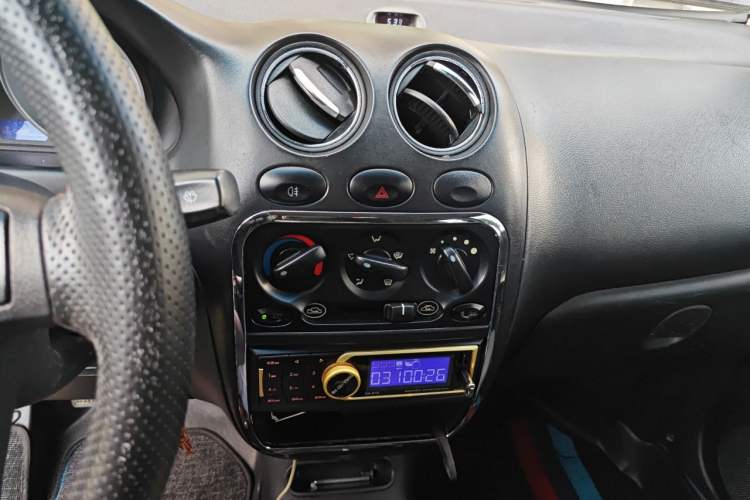 Used Baojun Lechi 2012 1.2L Manual Sport Edition Dynamic Model Audio And AC Panel
