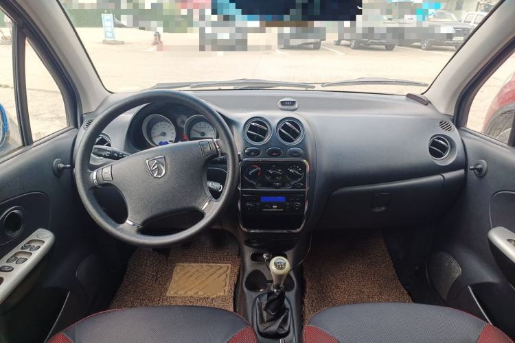 Used Baojun Lechi 2012 1.2L Manual Sports Edition Superior Model Center Console