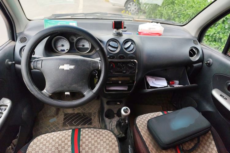 Used Baojun Lechi 2012 Revised Version 1.2L Manual Sporty Edition Dynamic Type Center Console