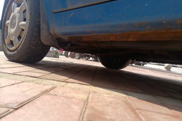 Used Baojun Lechi 2012 Revised 1.0L Manual P-TEC Standard Edition Chassis Front Left