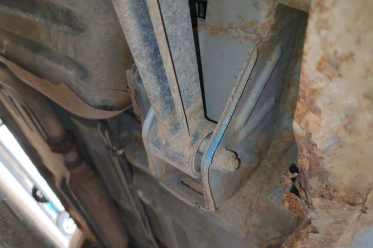Used Baojun Lechi 2012 Revised 1.0L Manual P-TEC Standard Edition Chassis Rear Right