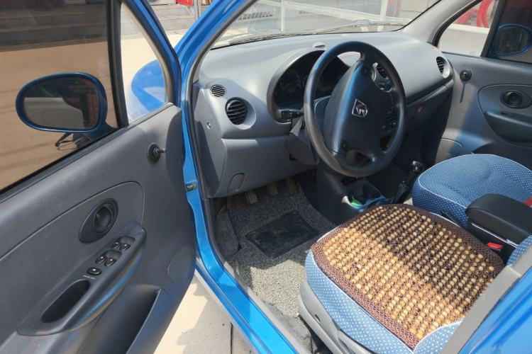 Used Baojun Lechi 2012 Revised 1.0L Manual P-TEC Standard Edition Driver Seat