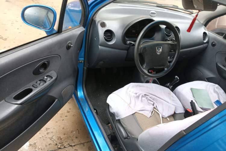 Used Baojun Lechi 2012 Revised 1.0L Manual P-TEC Standard Edition Driver Seat