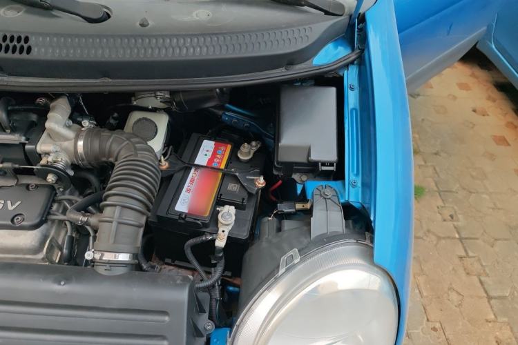 Used Baojun Lechi 2012 1.2L Manual Sport Edition Dynamic Model Engine Bay Left
