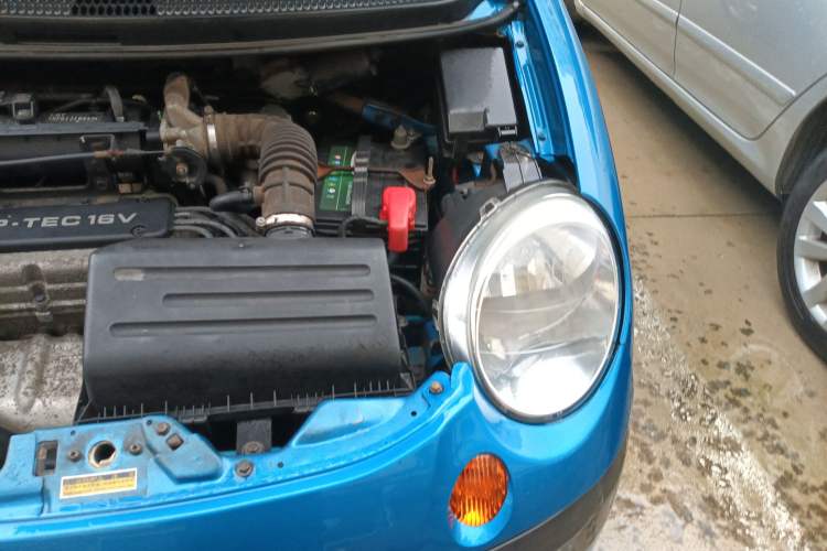 Used Baojun Lechi 2012 Revised 1.0L Manual P-TEC Standard Edition Engine Bay Left