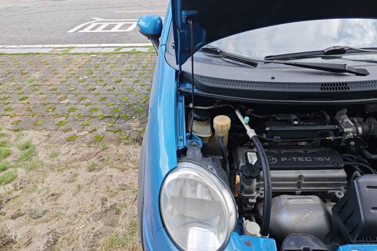 Used Baojun Lechi 2012 1.2L Manual Sport Edition Dynamic Model Engine Bay Right