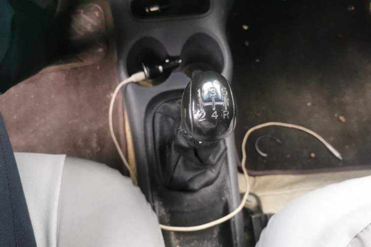 Used Baojun Lechi 2012 Revised 1.0L Manual P-TEC Standard Edition Gear Lever