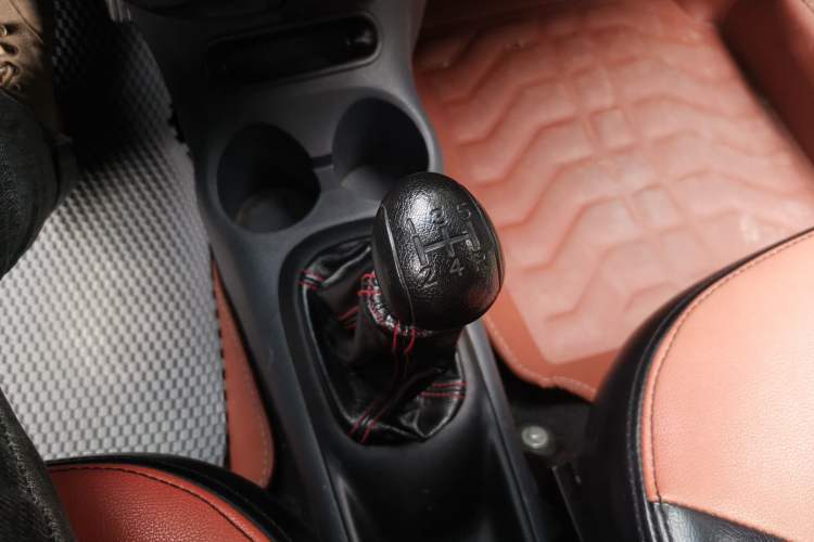 Used Baojun Lechi 2012 Revised 1.0L Manual P-TEC Standard Edition Gear Lever