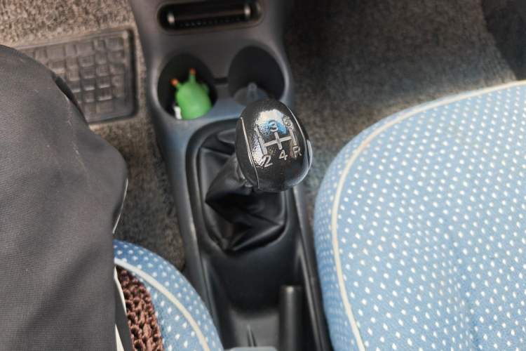 Used Baojun Lechi 2012 Revised 1.0L Manual P-TEC Standard Edition Gear Lever
