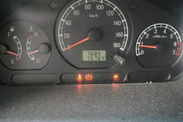 Used Baojun Lechi 2012 Revised 1.0L Manual P-TEC Standard Edition Odometer Close Up