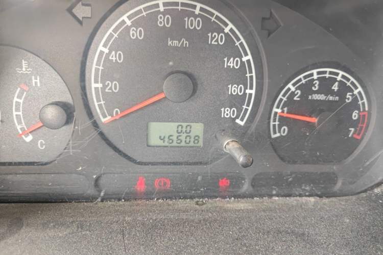 Used Baojun Lechi 2012 Revised 1.0L Manual P-TEC Standard Edition Odometer Close Up