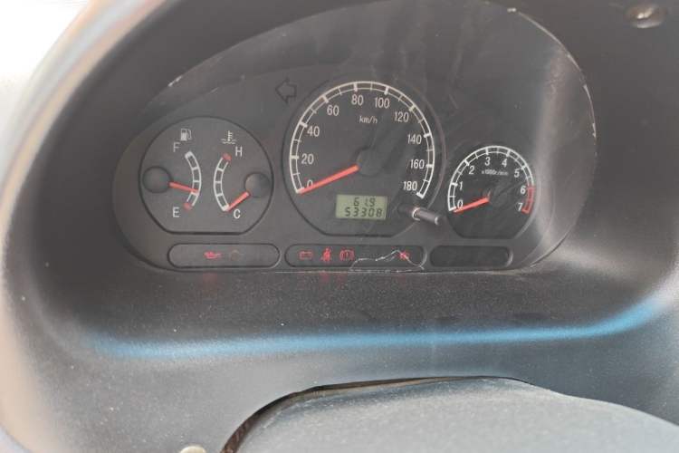 Used Baojun Lechi 2012 Revised 1.0L Manual P-TEC Standard Edition Odometer Close Up