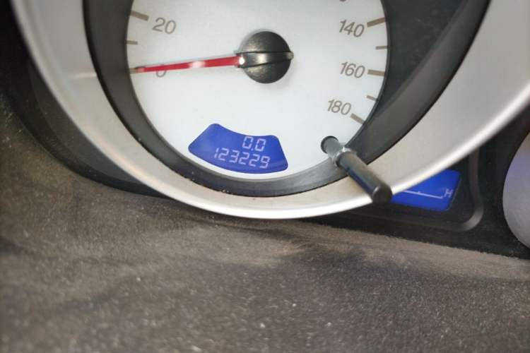 Used Baojun Lechi 2012 Revised Version 1.2L Manual Sporty Edition Dynamic Type Odometer Close Up