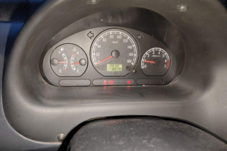 Used Baojun Lechi 2012 1.0L Manual P-TEC Superior Model Odometer Close Up