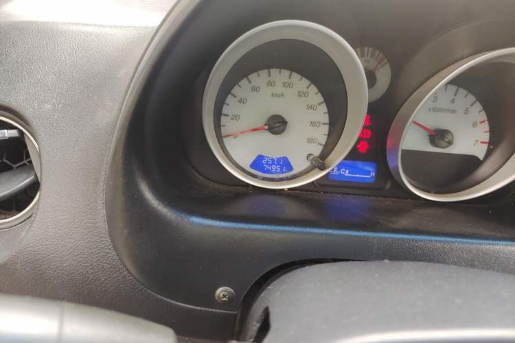 Used Baojun Lechi 2012 Revised Version 1.2L Manual Sports Edition Superior Type Odometer Close Up