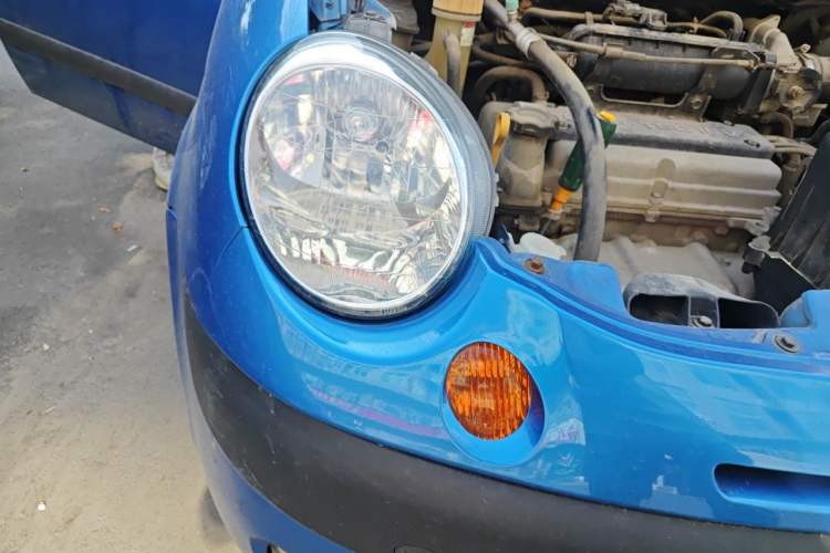 Used Baojun Lechi 2012 Revised 1.0L Manual P-TEC Standard Edition Right Front Headlight