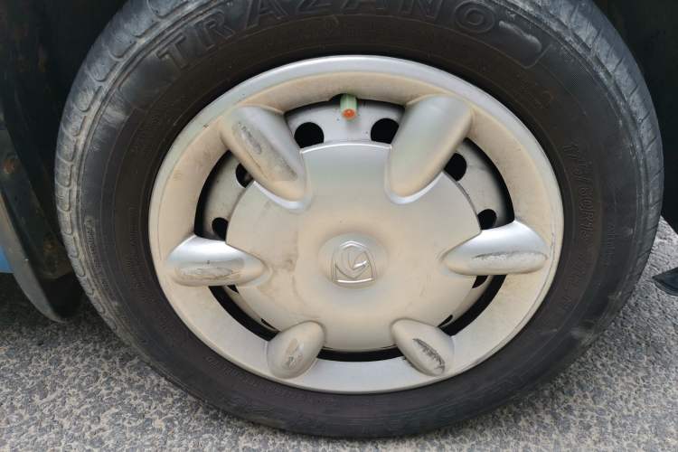 Used Baojun Lechi 2012 Revised 1.0L Manual P-TEC Standard Edition Right Front Wheel Hub