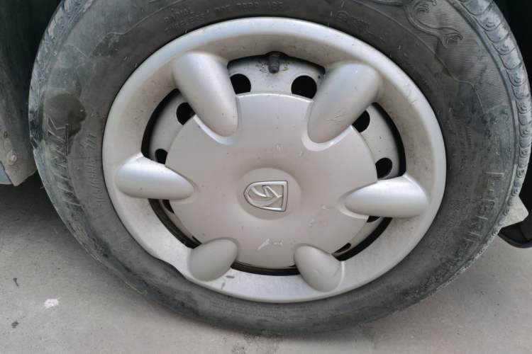 Used Baojun Lechi 2012 Revised 1.0L Manual P-TEC Standard Edition Right Front Wheel Hub