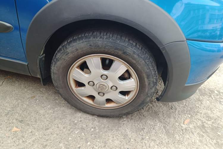 Used Baojun Lechi 2012 1.2L Manual Sports Edition Superior Model Right Front Wheel Hub