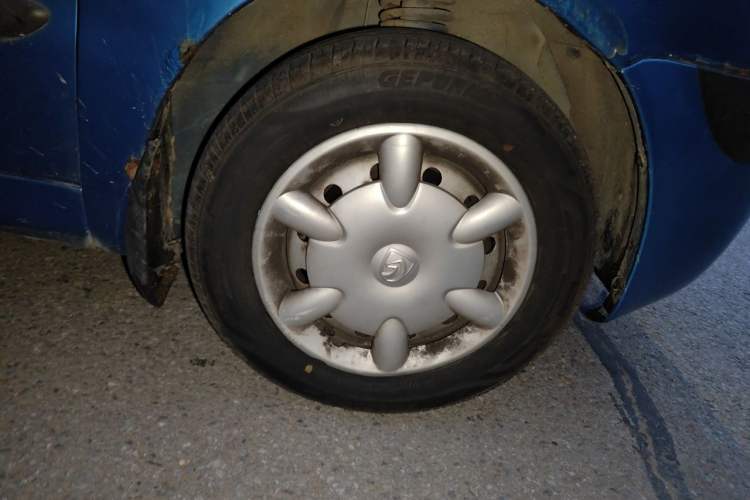 Used Baojun Lechi 2012 1.0L Manual P-TEC Superior Model Right Front Wheel Hub