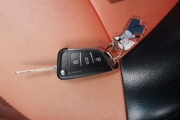 Used Baojun Lechi 2012 Revised 1.0L Manual P-TEC Standard Edition Vehicle Key