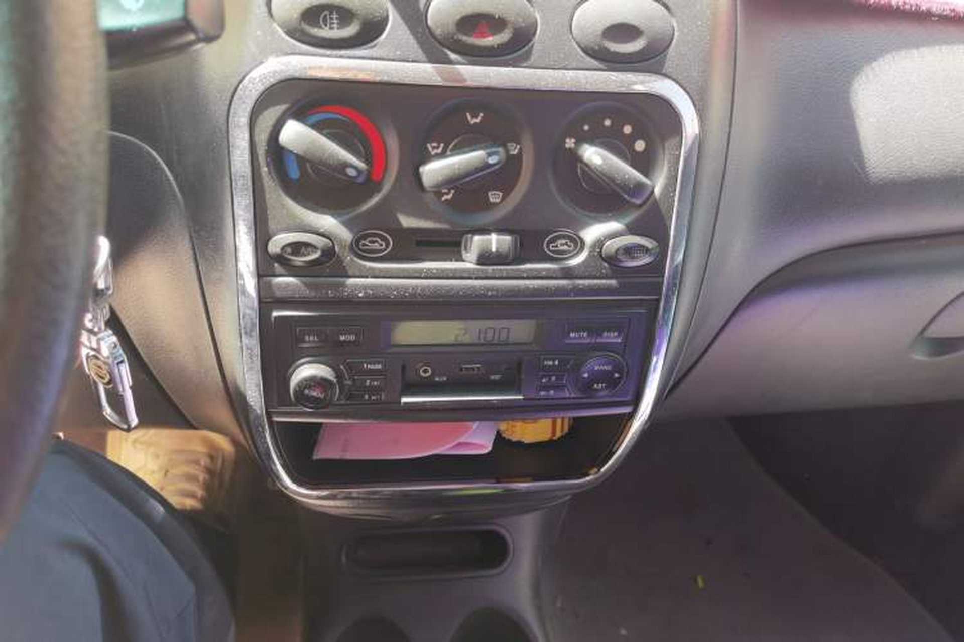 Used Baojun Lechi 2012 1.2L Manual Sports Edition Superior Model Audio And AC Panel