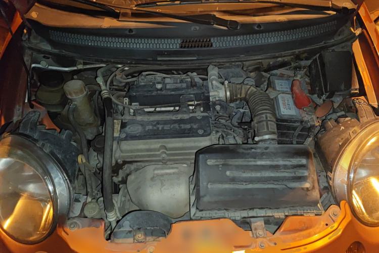 Used Baojun Lechi 2012 Revised Version 1.2L Manual Sporty Fashion Edition Engine Bay
